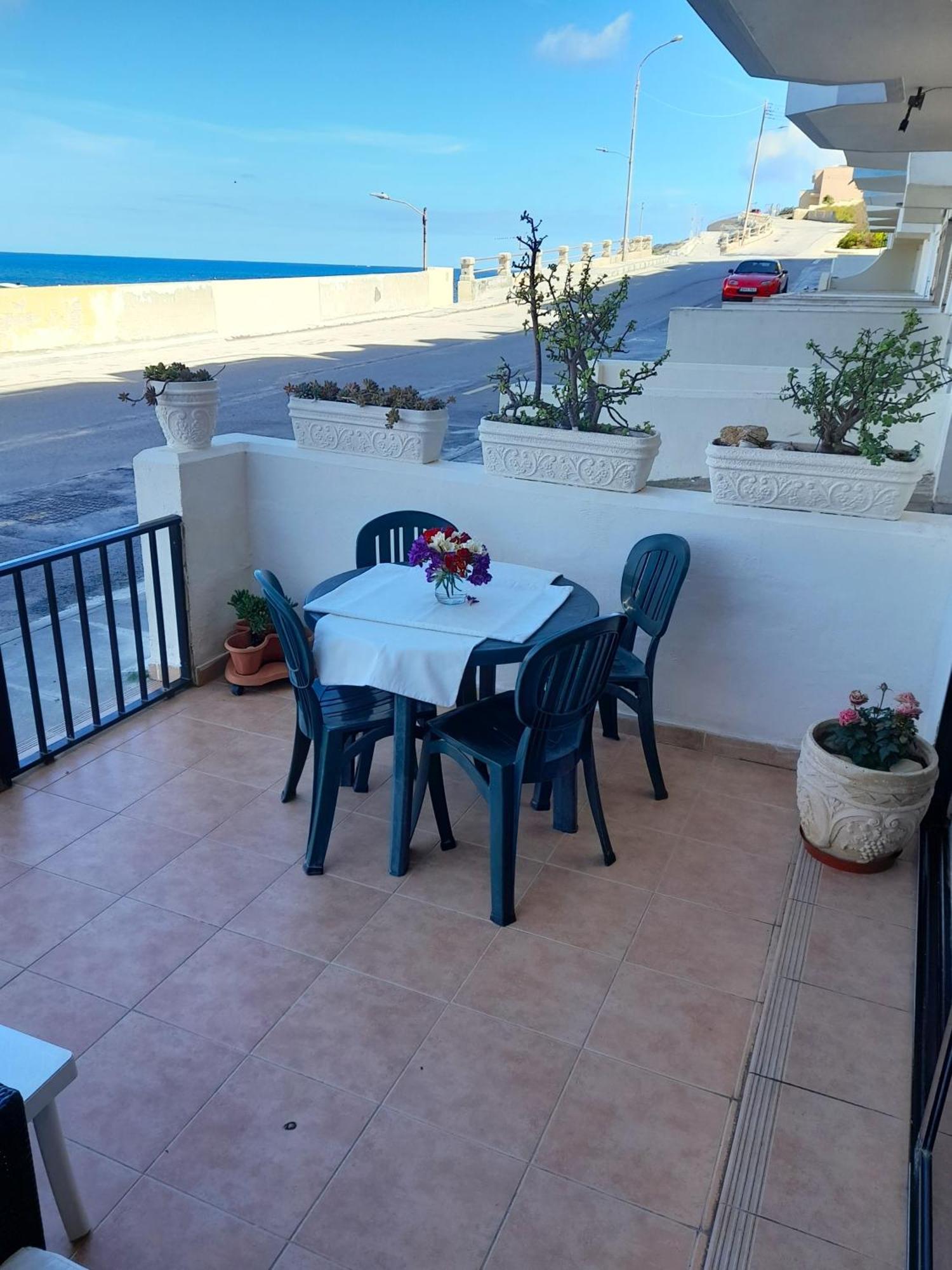 Seafront Maisonette Ocean Views & Terrace Мелліха Екстер'єр фото