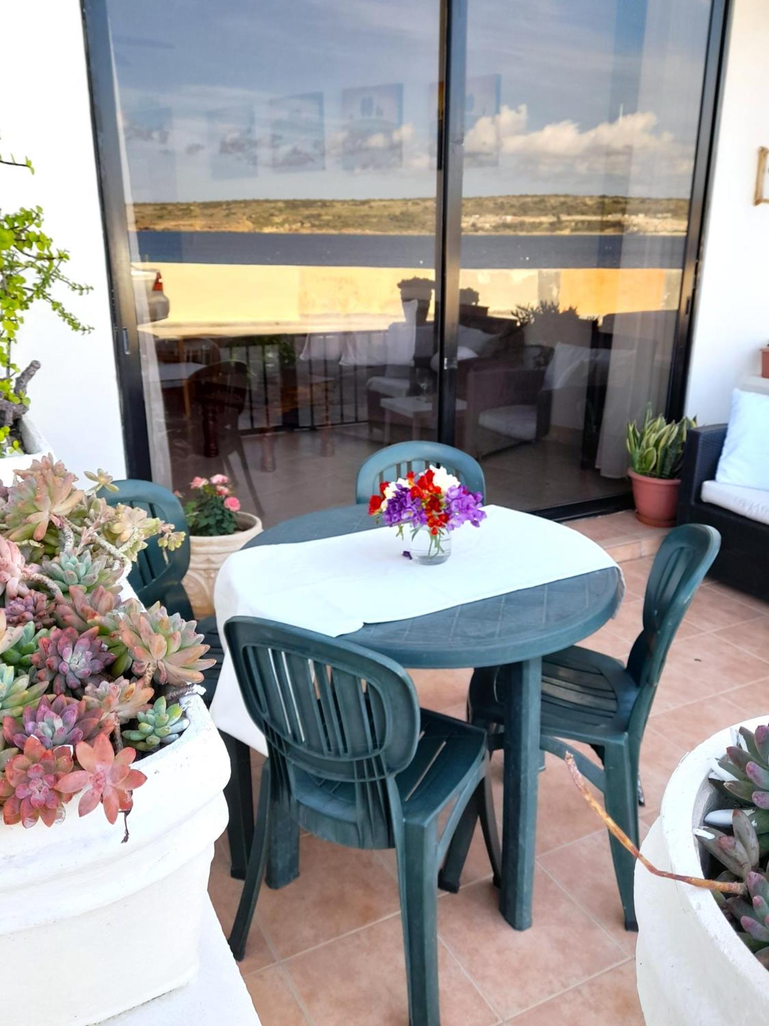 Seafront Maisonette Ocean Views & Terrace Мелліха Екстер'єр фото